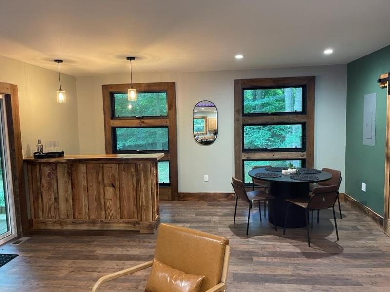 Pine Creek & Country house